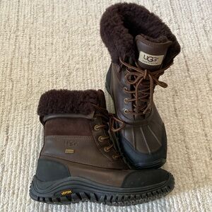 Ugg Women’s Adirondack Winter Boots size 6.5